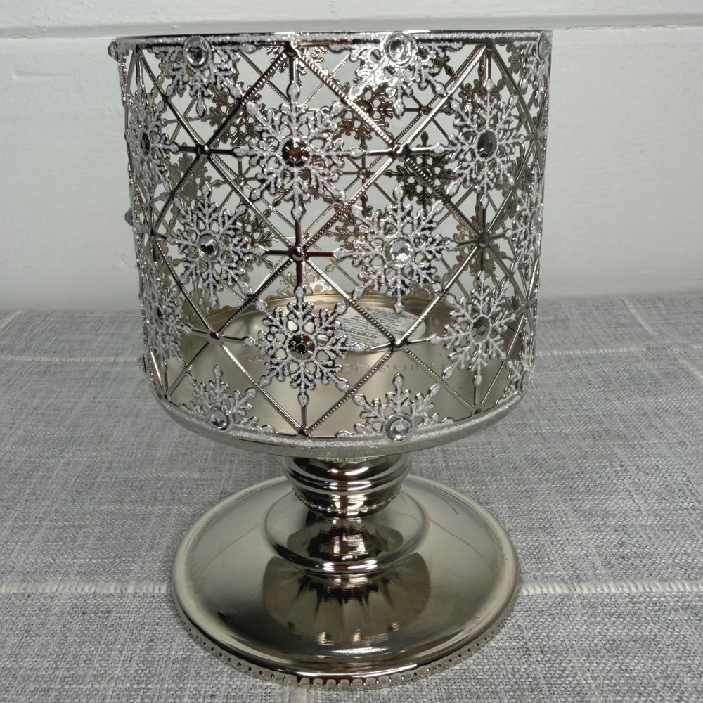 Bath & Body Works Geo Snowflake Pedestal Candle Holder Sleeve Silver Glitter